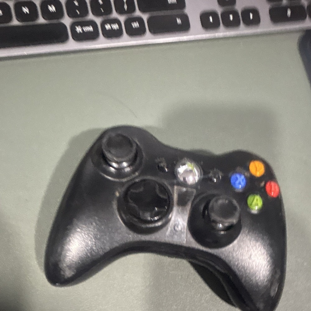 Microsoft Xbox 360 Wireless Controller – Black Gamepad for Xbox 360 Console